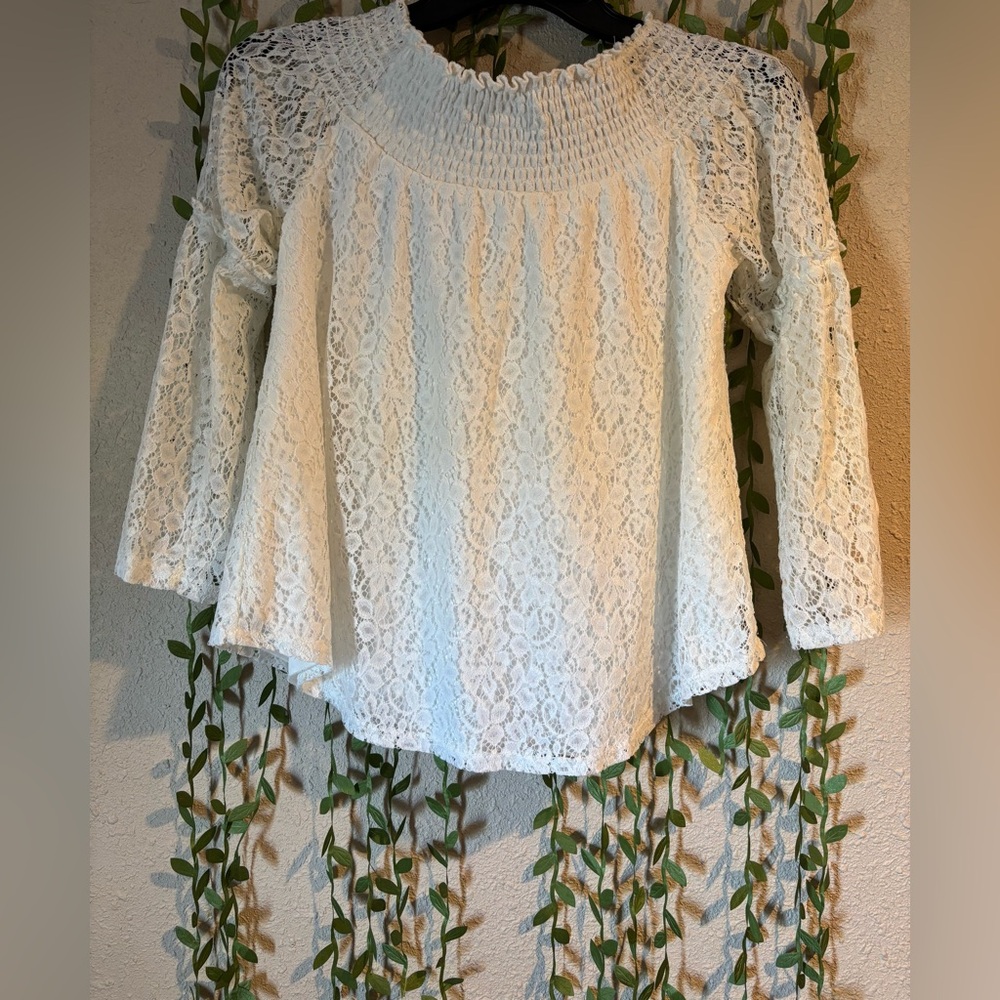 Lace girl shirt - top size large